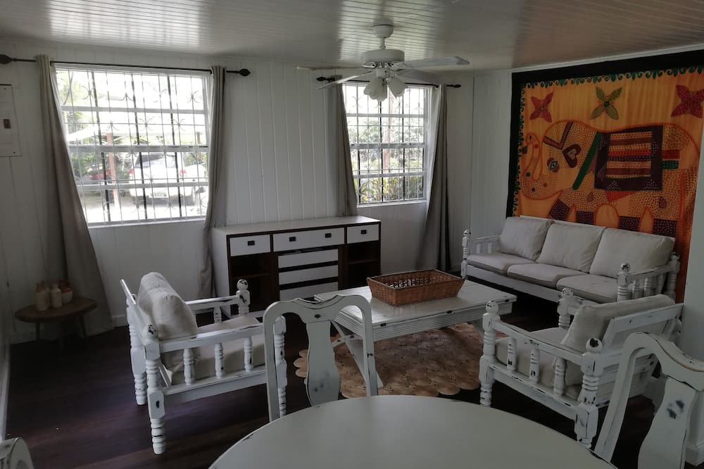 Photo of Livingroom in Weston