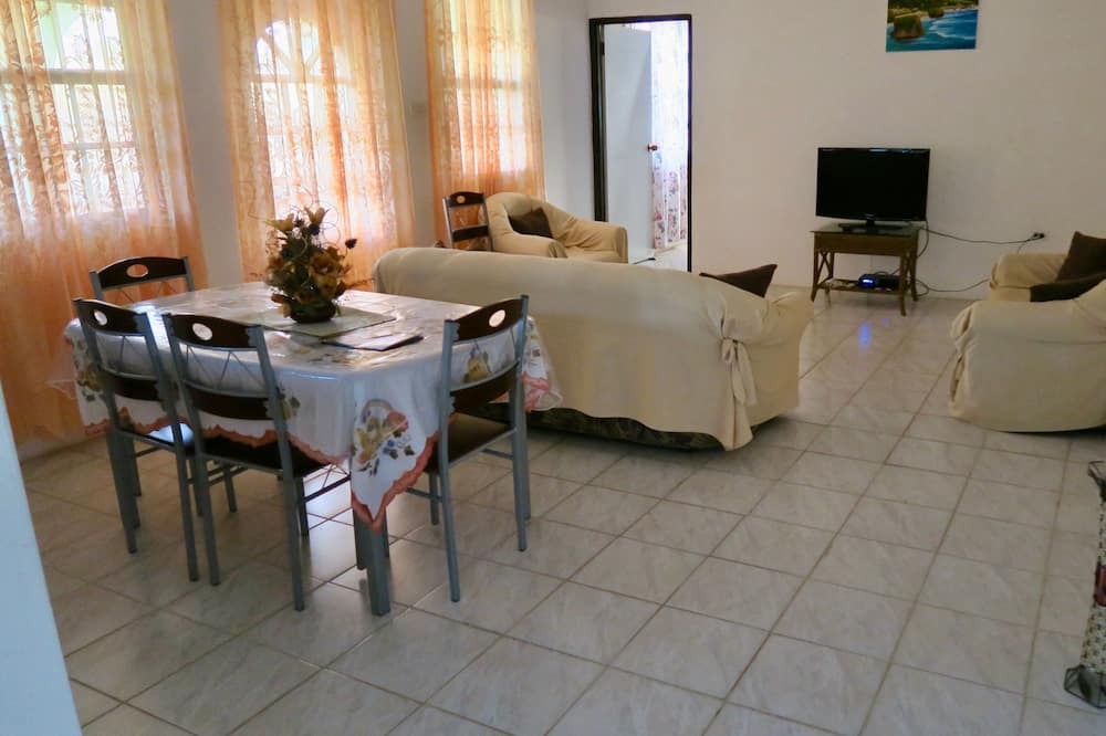 Photo of Livingroom in Kendal