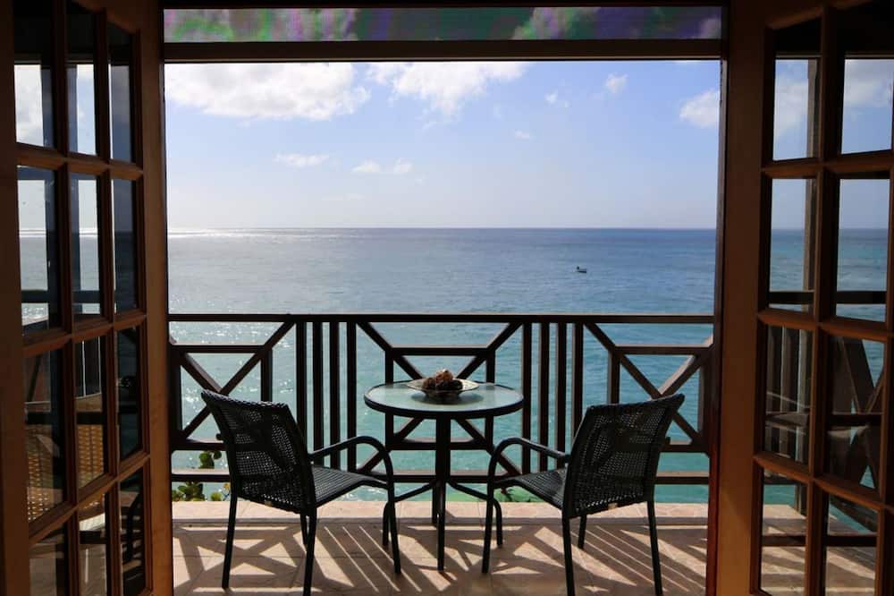 Photo of Patio Balcony in Clinketts