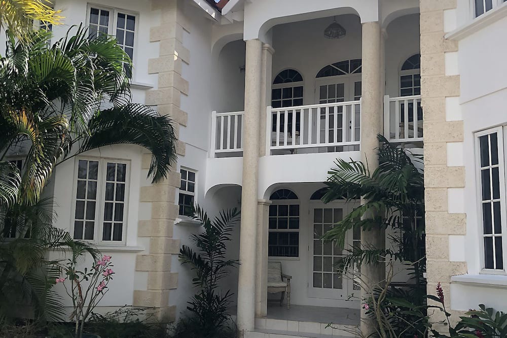 Photo of Outdoor in Paynes Bay