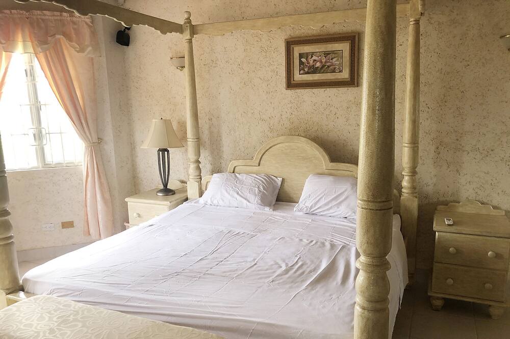 Photo of Bedroom in Paynes Bay