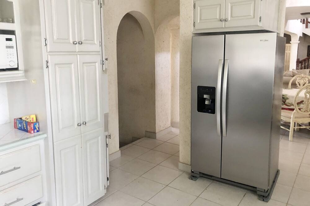 Photo of Bedroom in Paynes Bay