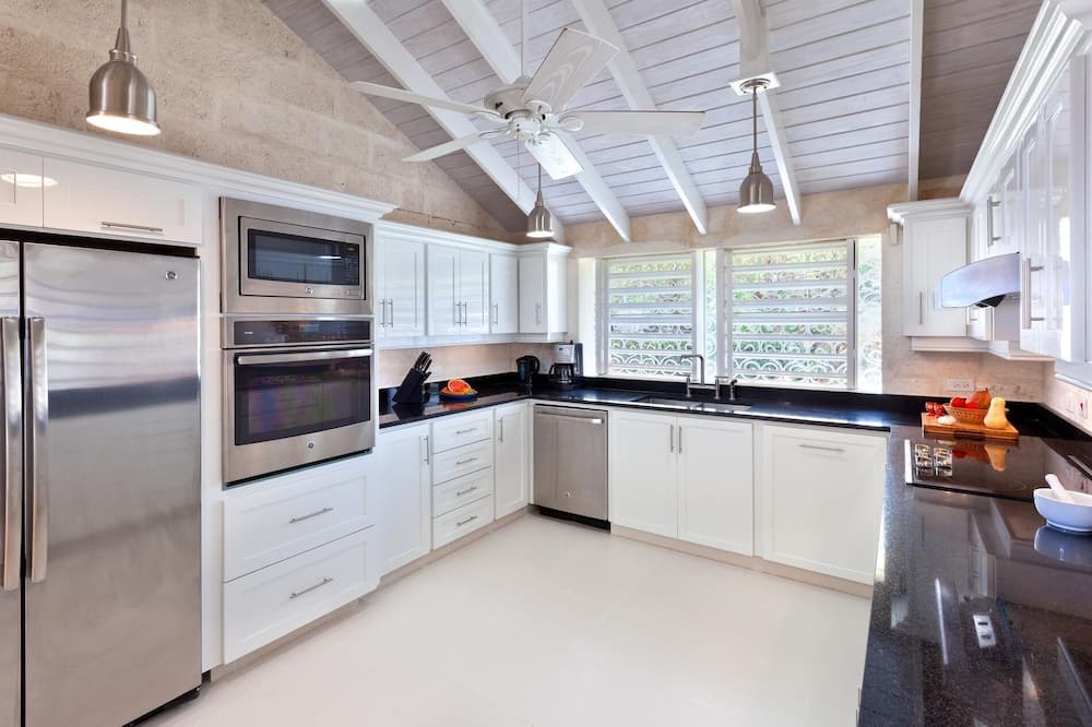 Photo of Kitchen in Gibbs Bay