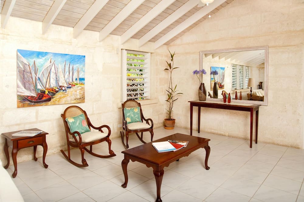 Photo of Livingroom in Gibbs Bay