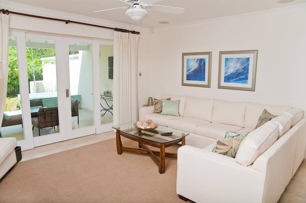 Photo of Livingroom in Enterprise