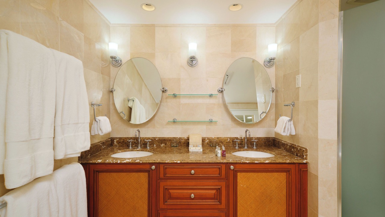 Photo of Bathroom in Little Battaleys