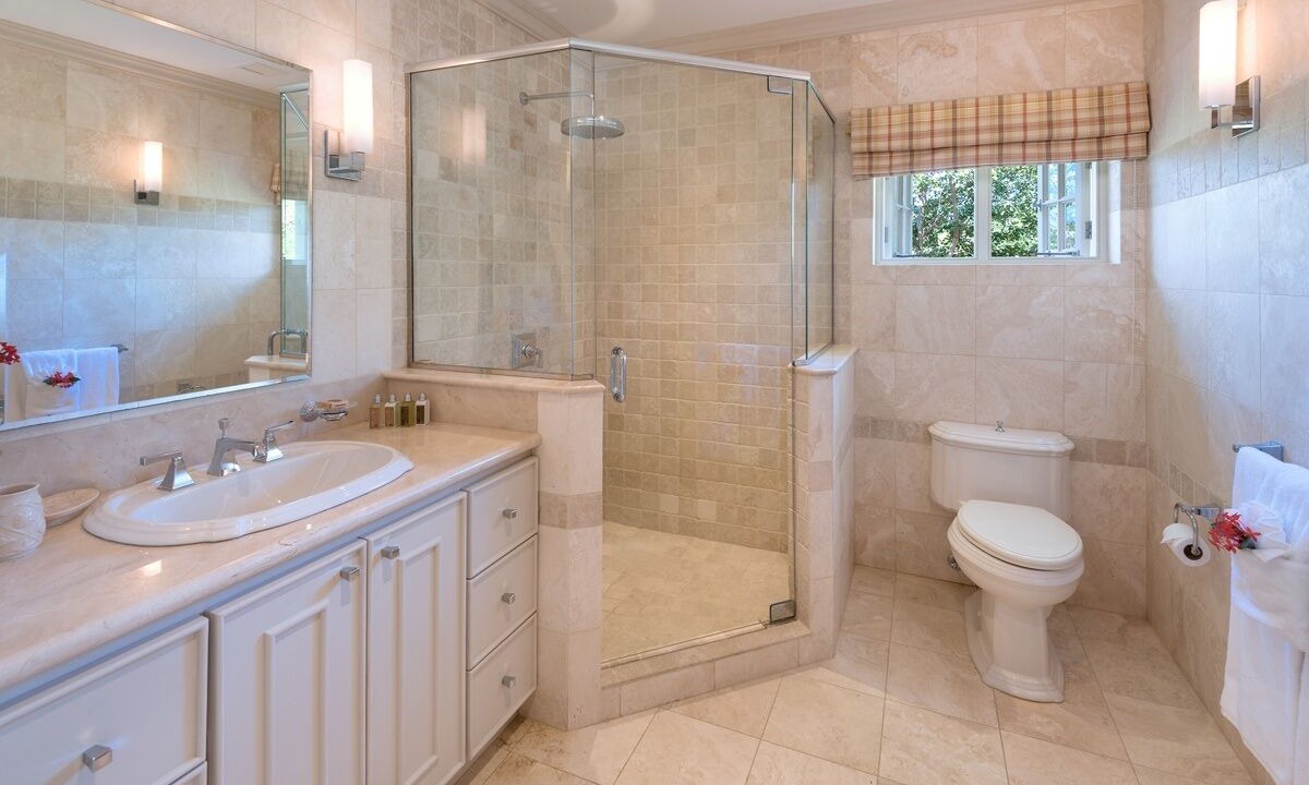 Photo of Bathroom in Porters