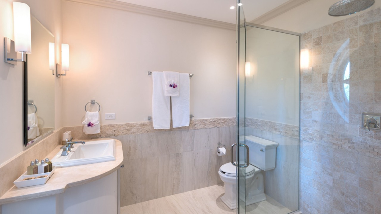 Photo of Bathroom in Porters