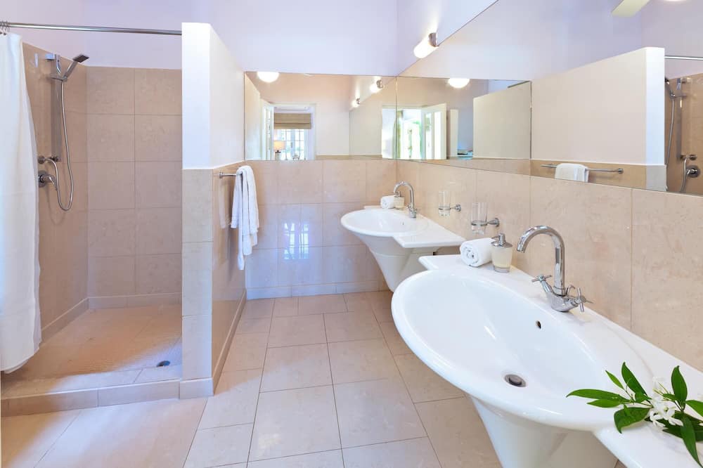 Photo of Bathroom in Sandy Lane