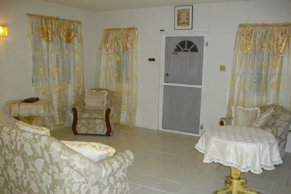 Photo of Livingroom in Bromefield