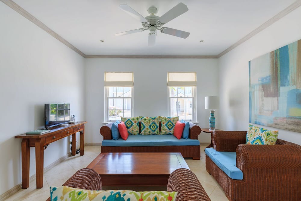 Photo of Livingroom in Little Battaleys