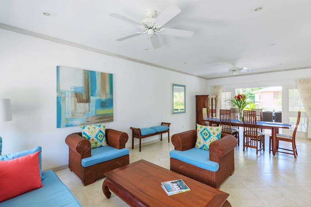 Photo of Livingroom in Little Battaleys