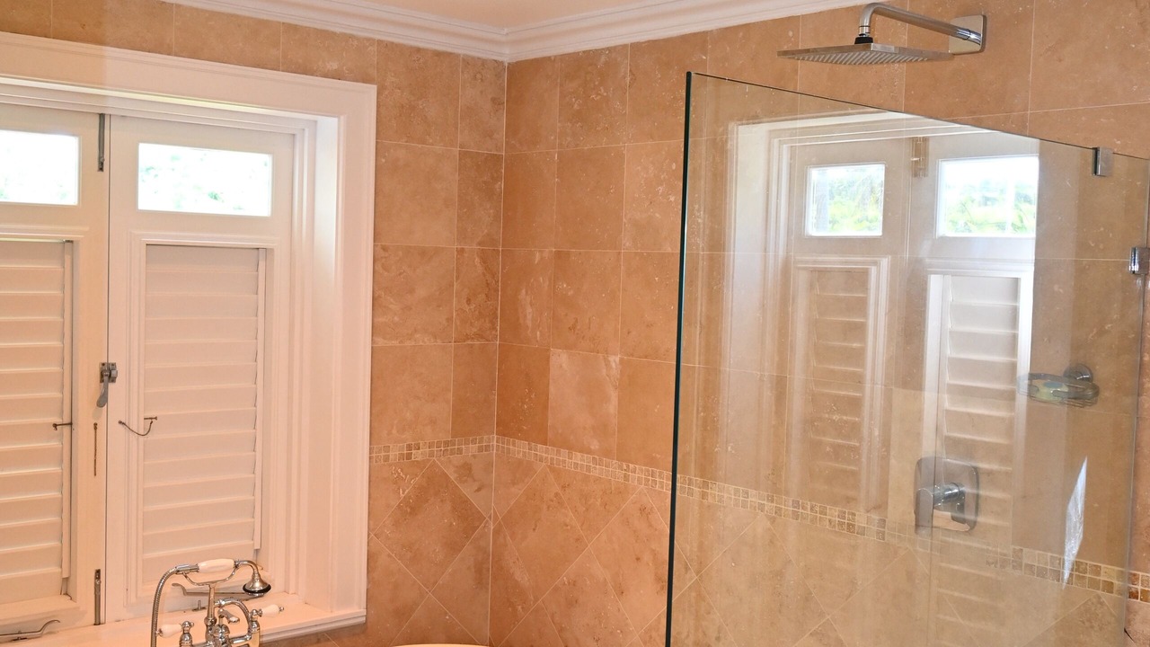 Photo of Bathroom in Clinketts