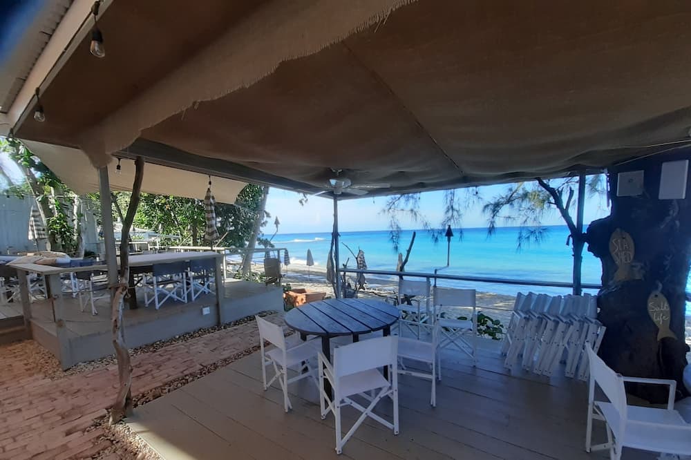 Photo of Patio Balcony in Little Battaleys