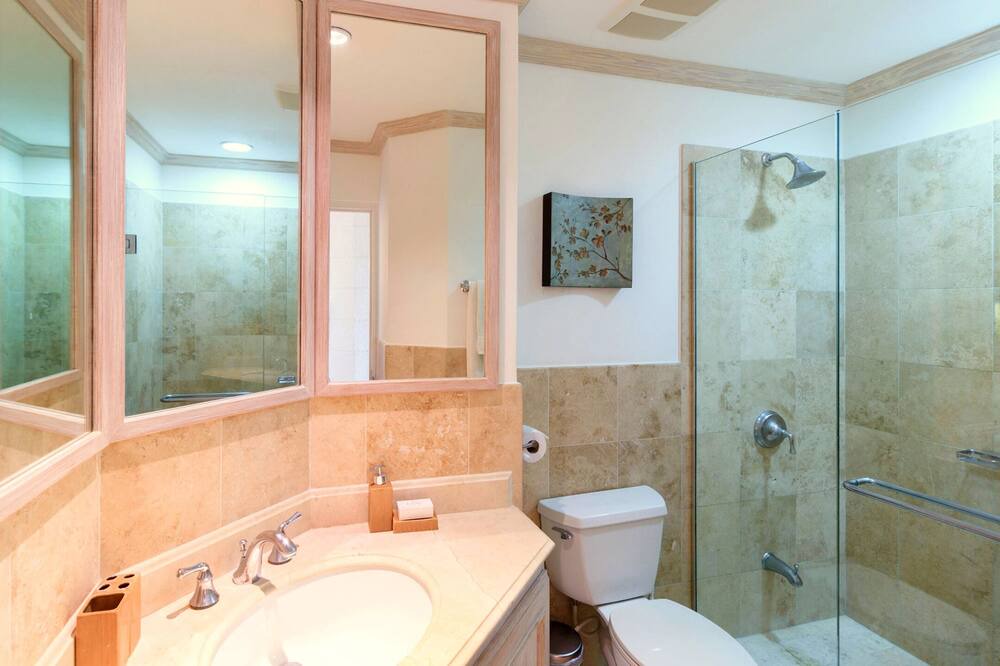 Photo of Bathroom in Merlin Bay
