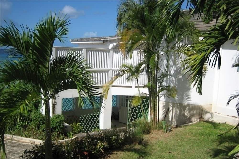 Photo of Outdoor in Clinketts