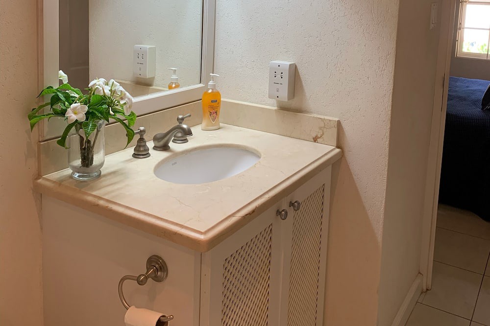 Photo of Bathroom in Lower Carlton