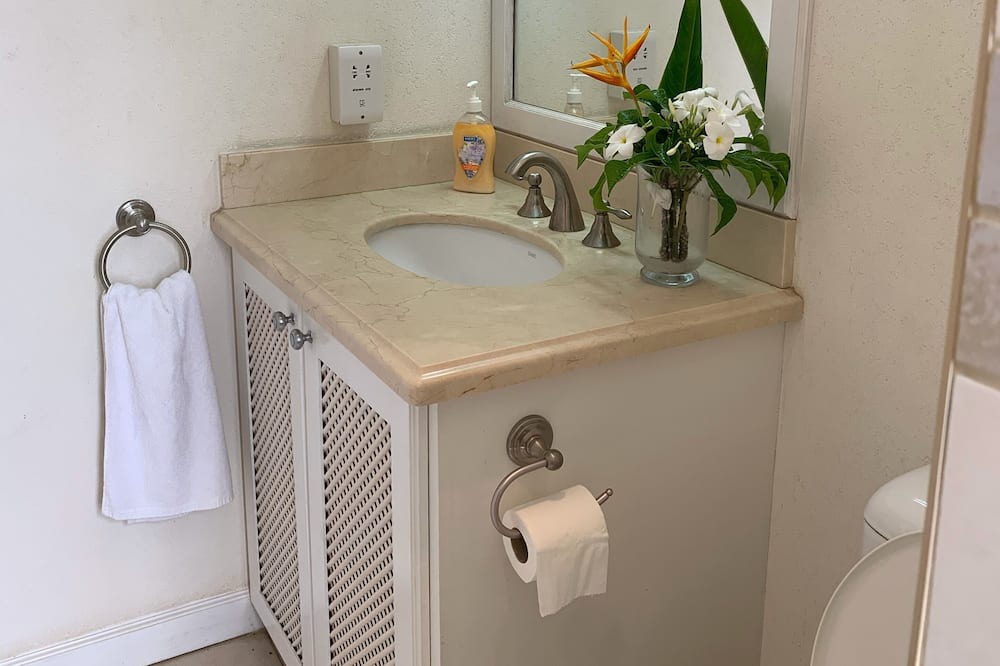 Photo of Bathroom in Lower Carlton