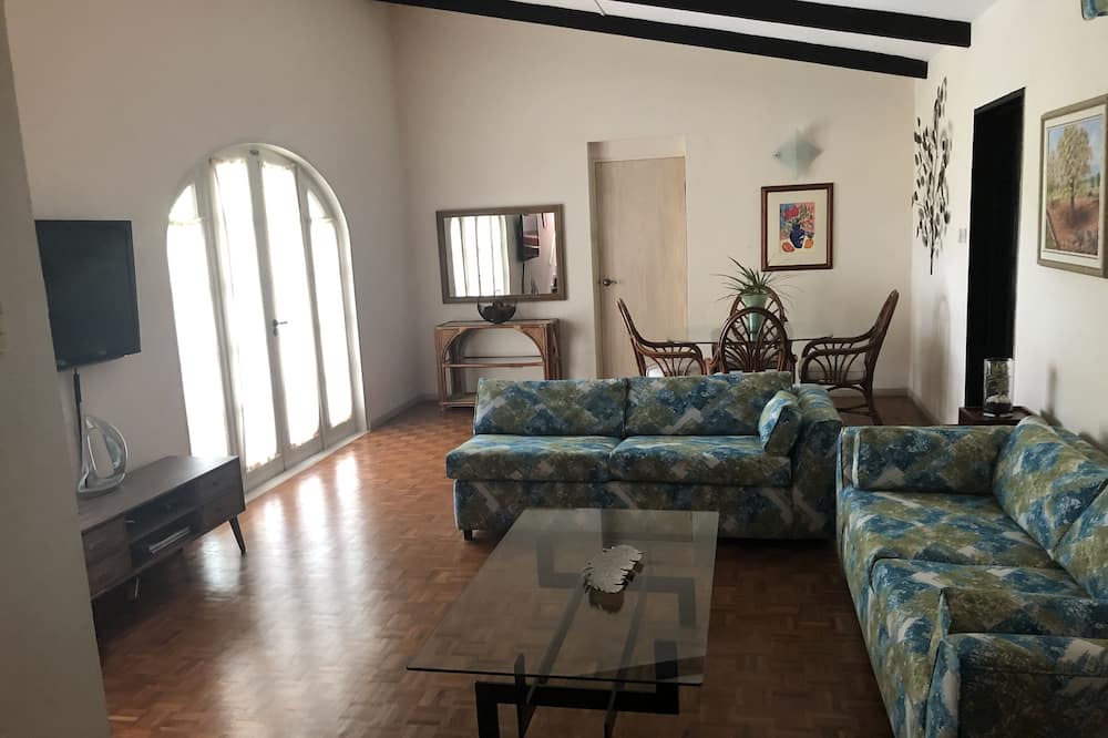 Photo of Livingroom in Gibbes