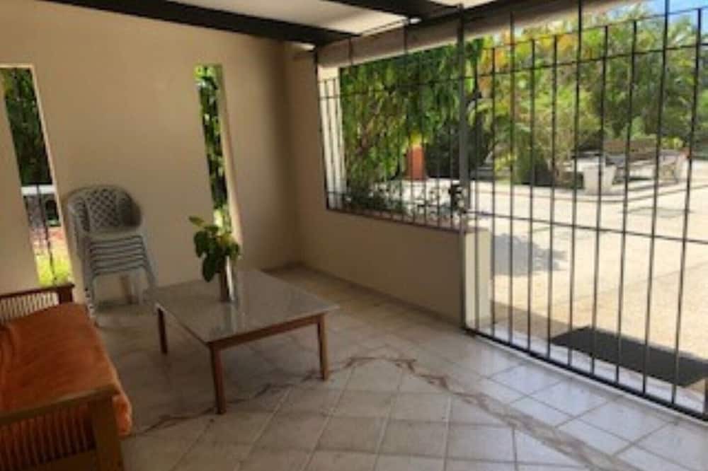 Photo of Patio Balcony in Gibbes
