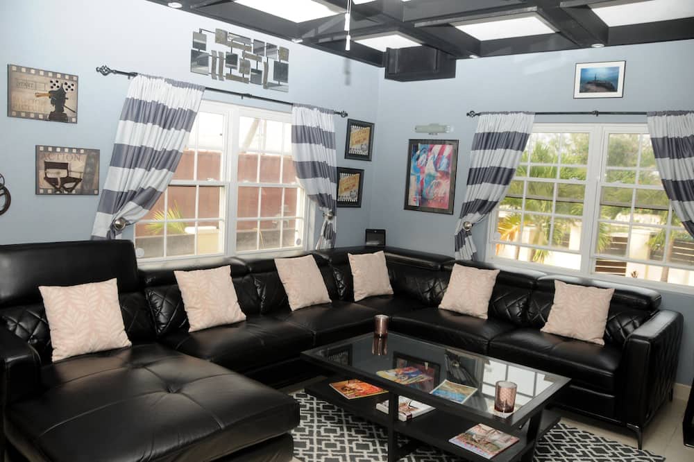 Photo of Livingroom in Inch Marlowe