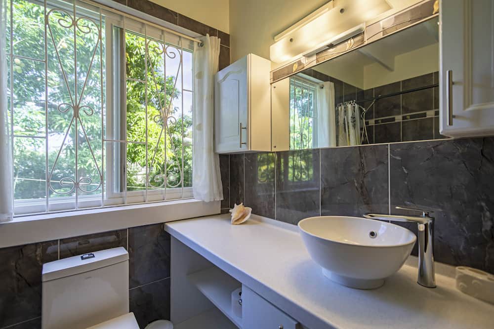 Photo of Bathroom in Gibbes
