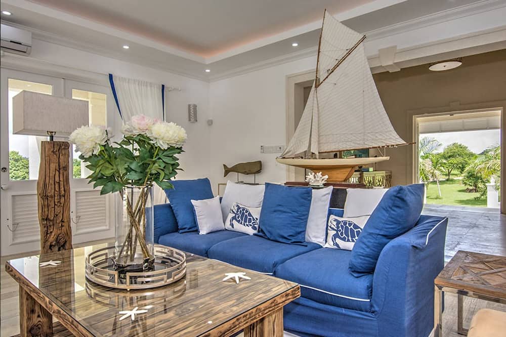 Photo of Livingroom in Deanes