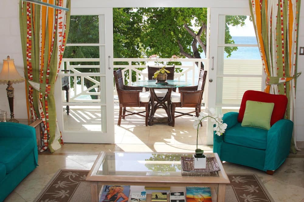 Photo of Livingroom in Old Trees Bay