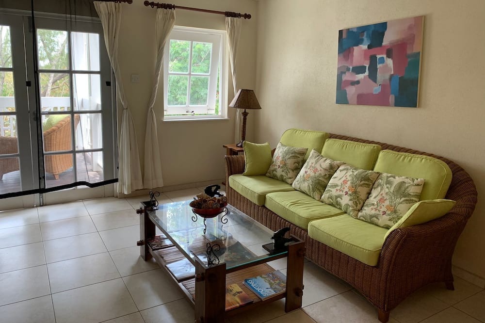 Photo of Livingroom in Blue Waters