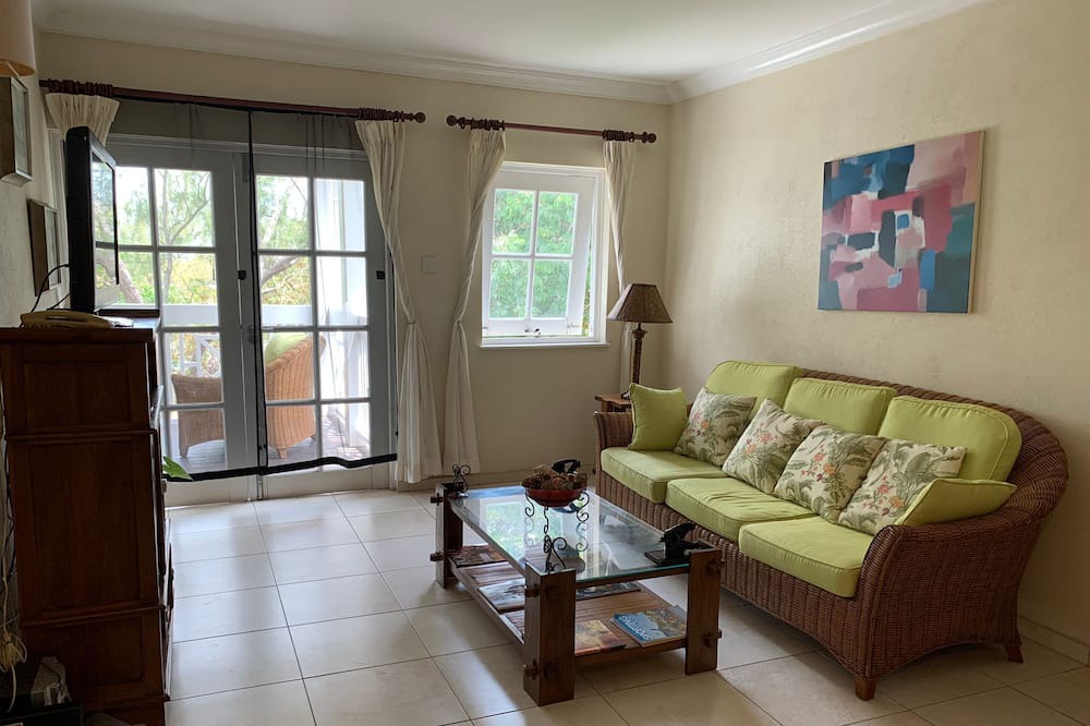 Photo of Livingroom in Blue Waters