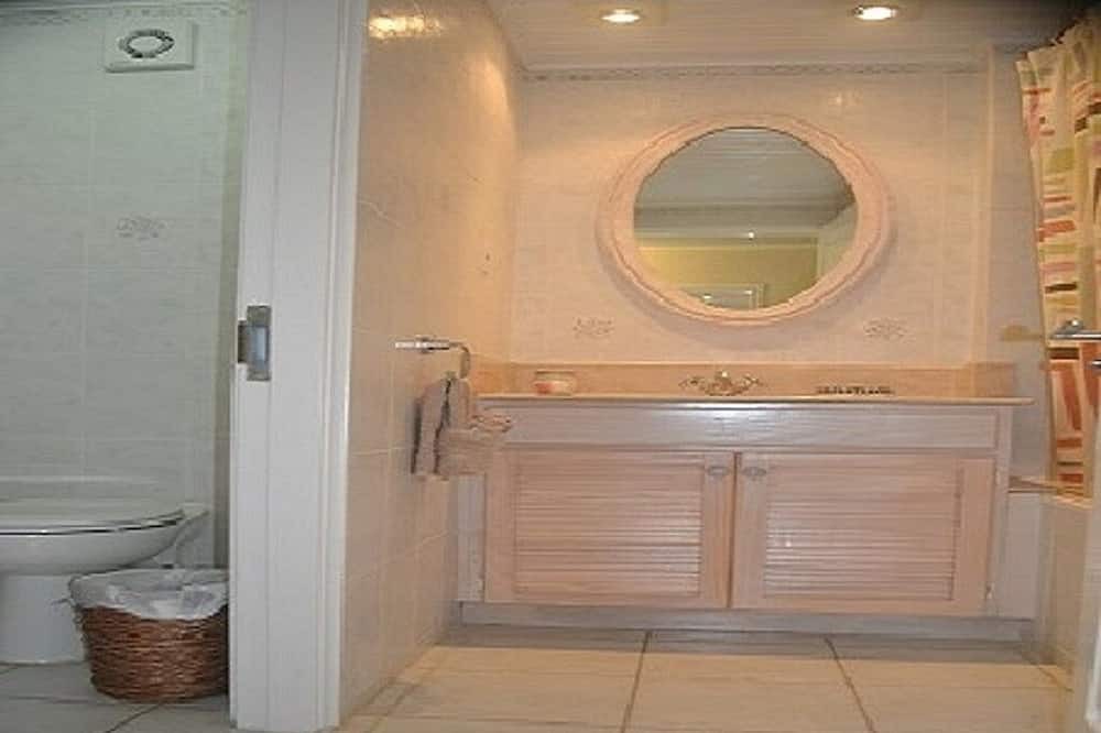 Photo of Bathroom in Blue Waters