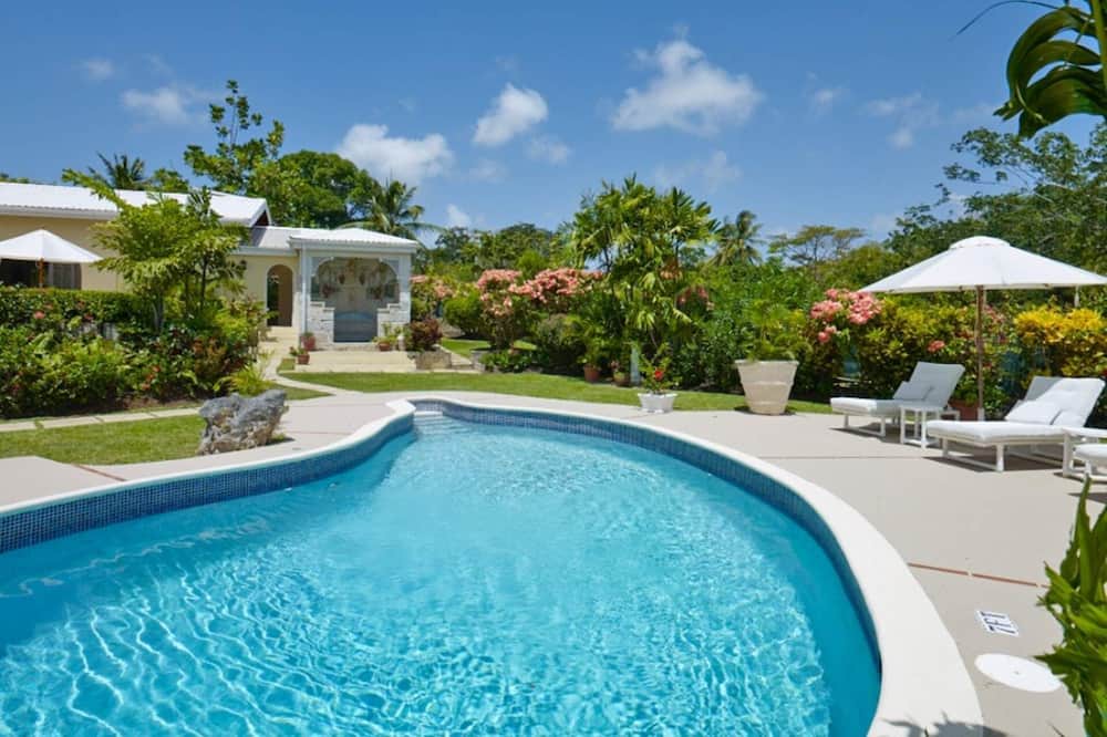 Photo of Outdoor in Sandy Lane