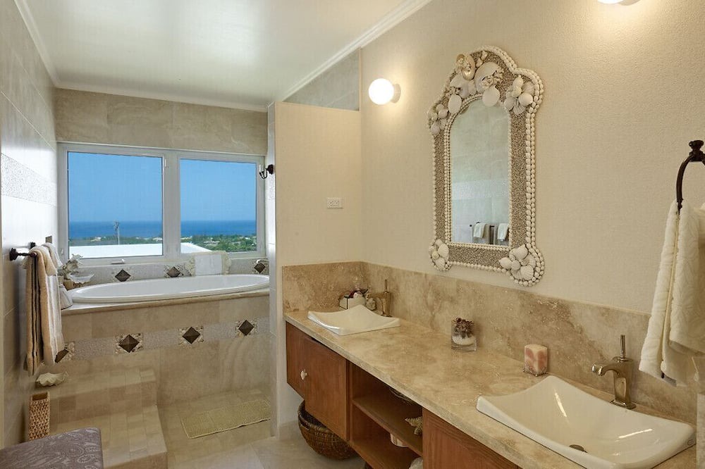 Photo of Bathroom in Holetown