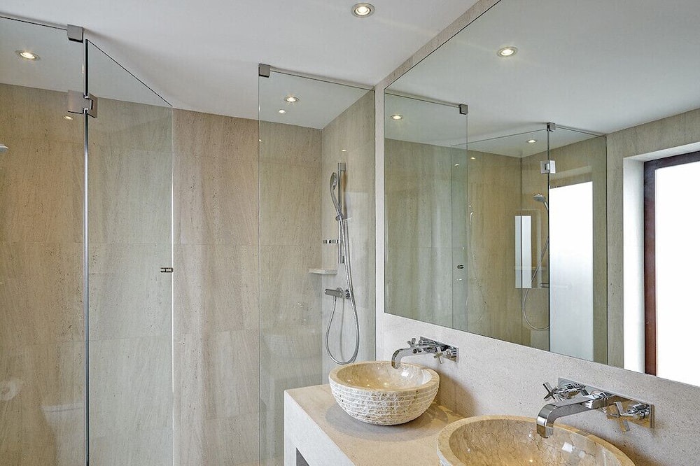 Photo of Bathroom in Maynards