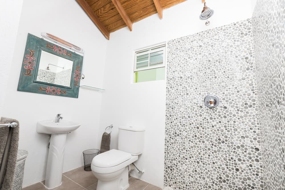 Photo of Bathroom in Diamond Valley