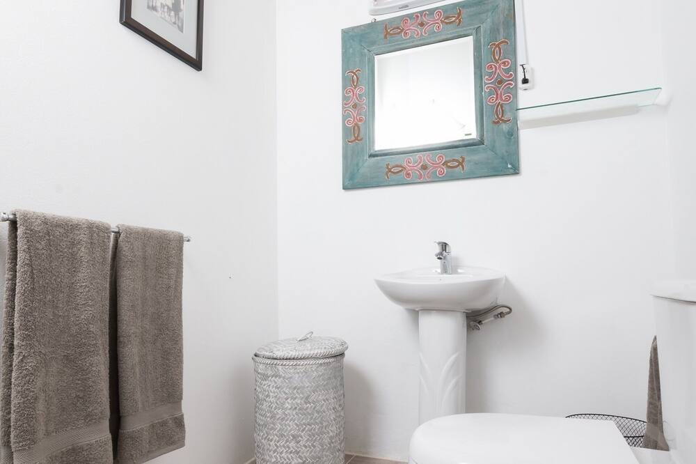 Photo of Bathroom in Diamond Valley