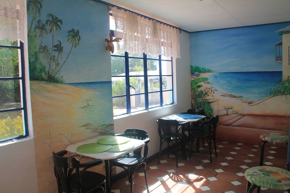 Photo of Livingroom in Fitts Village