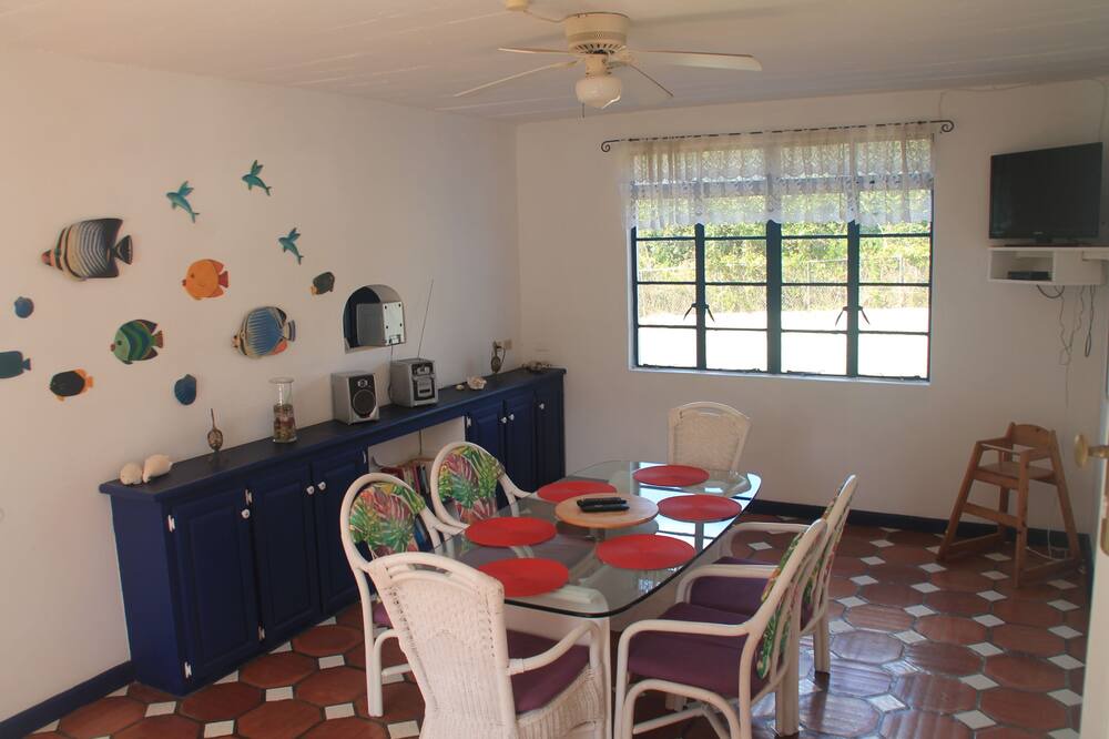 Photo of Livingroom in Fitts Village