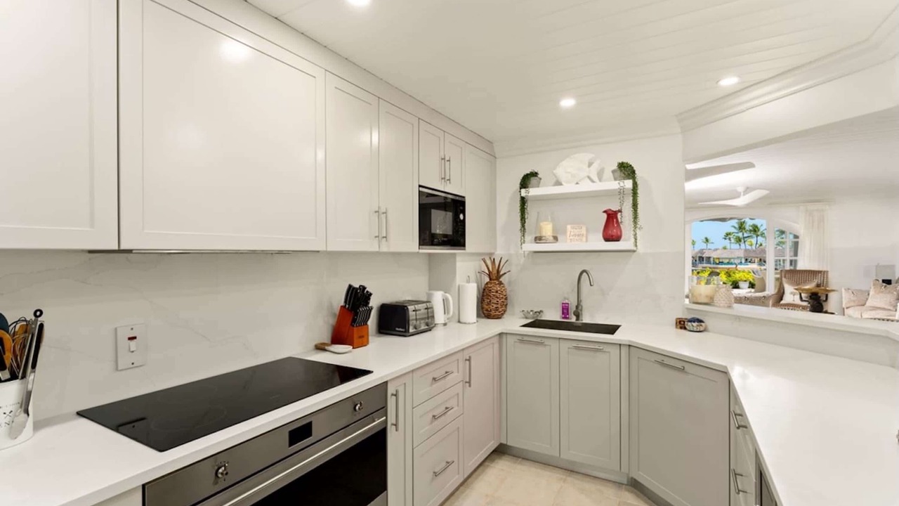 Photo of Kitchen in Six Mens