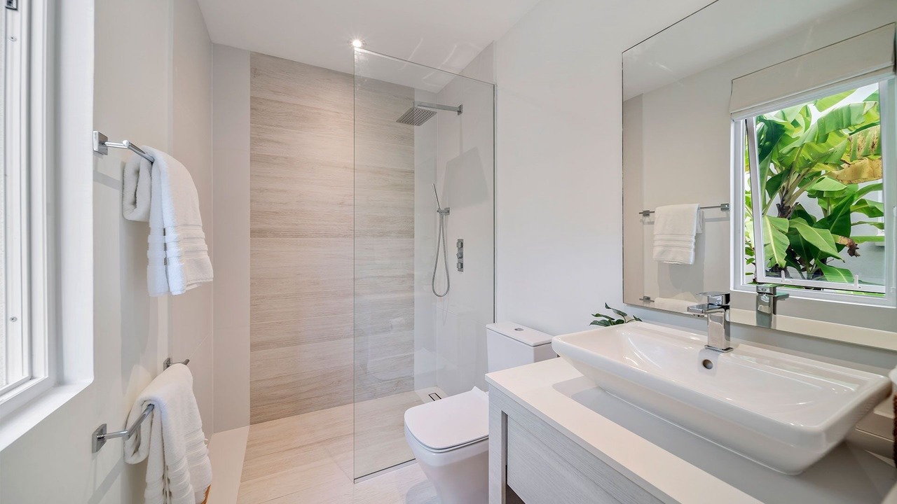 Photo of Bathroom in Porters