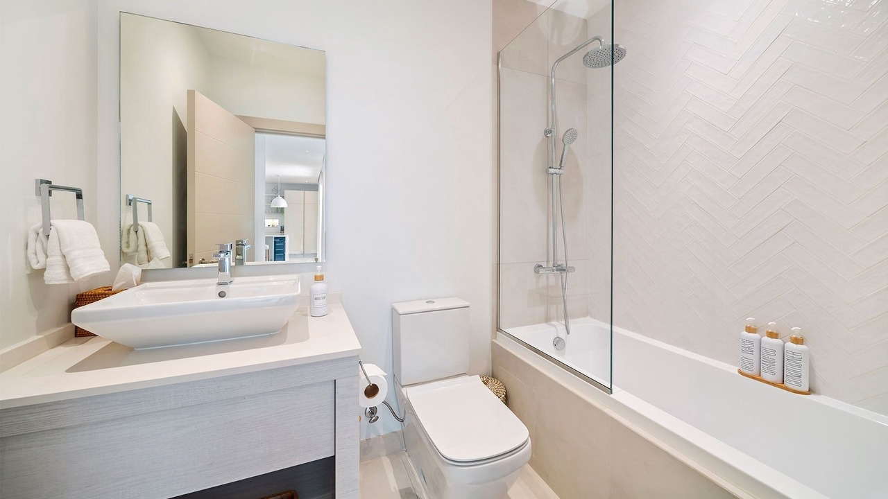 Photo of Bathroom in Porters