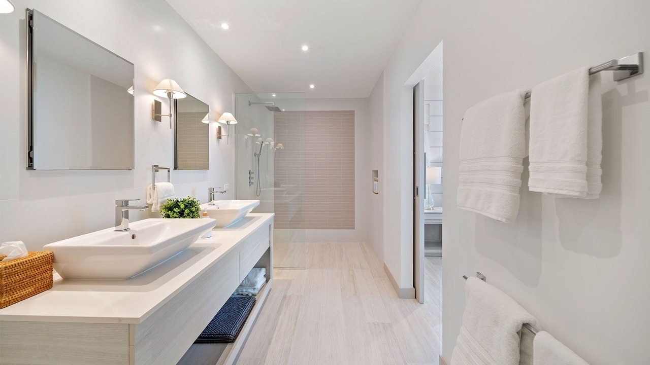 Photo of Bathroom in Porters
