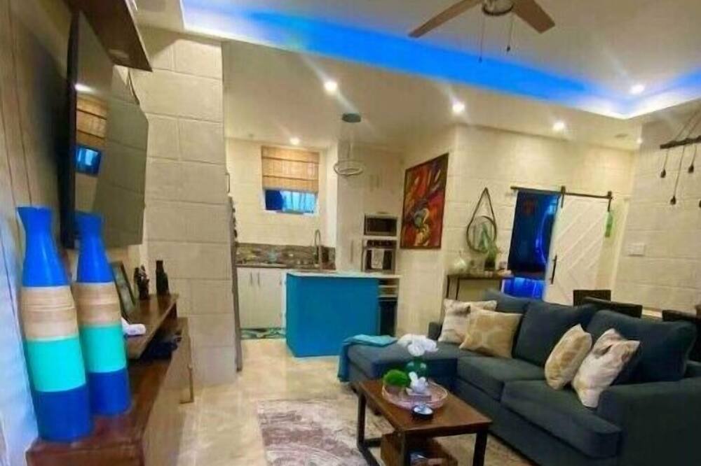 Photo of Livingroom in West Coast
