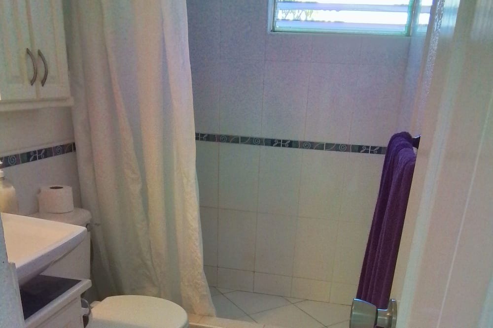 Photo of Bathroom in Blue Waters