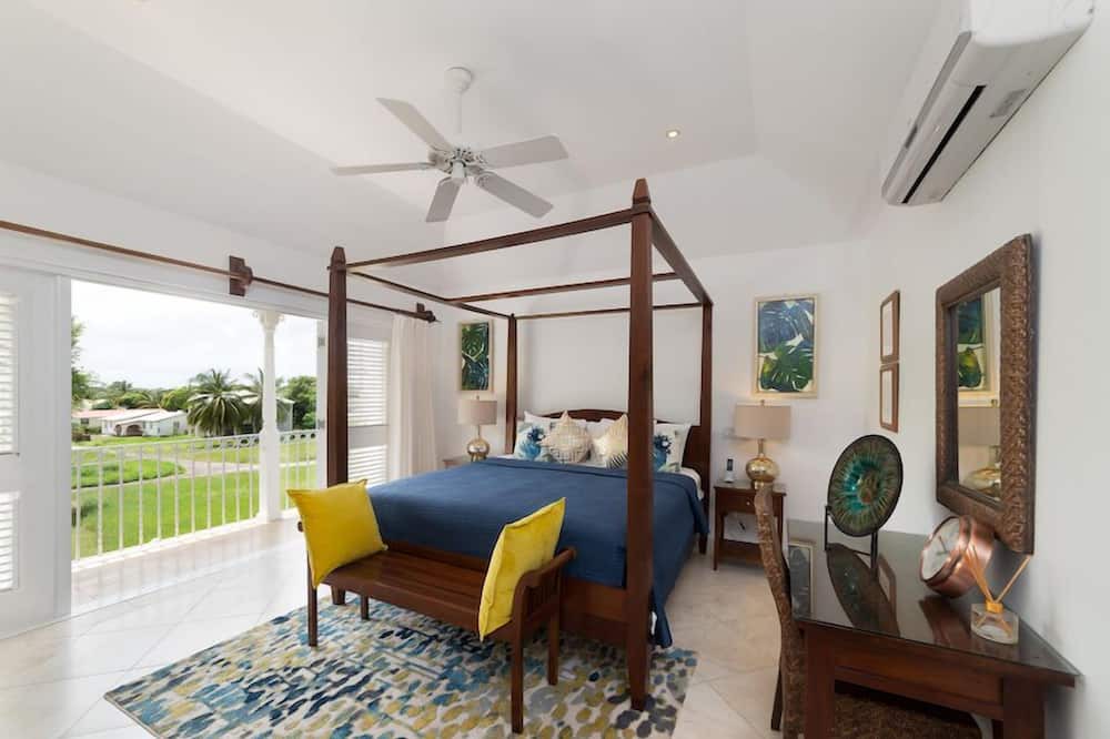 Photo of Bedroom in Mount Brevitor