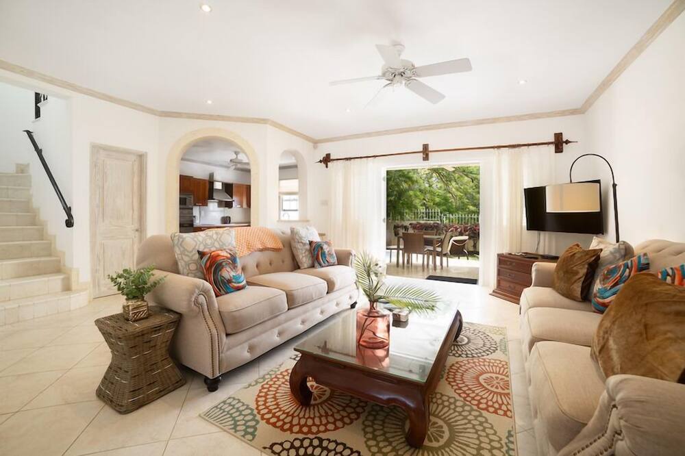 Photo of Livingroom in Mount Brevitor