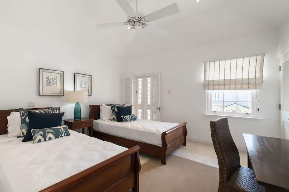 Photo of Bedroom in Mount Brevitor