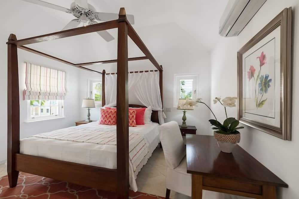 Photo of Bedroom in Mount Brevitor