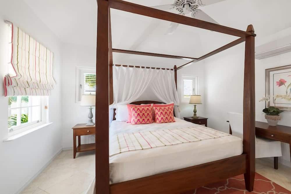 Photo of Bedroom in Mount Brevitor