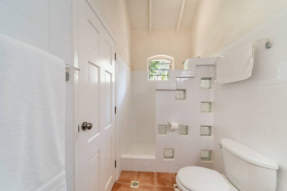 Photo of Bathroom in Clinketts